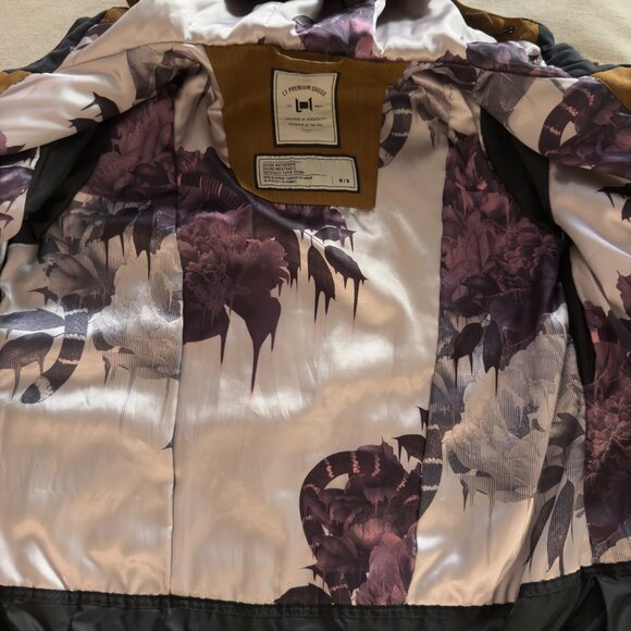 L1 Premium Goods Snowboard Jacket (Size M) - Picture 13 of 15